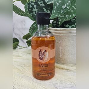 The Body Shop HTF Almond Shower Gel. 8.4 fl oz 100% vegetarian